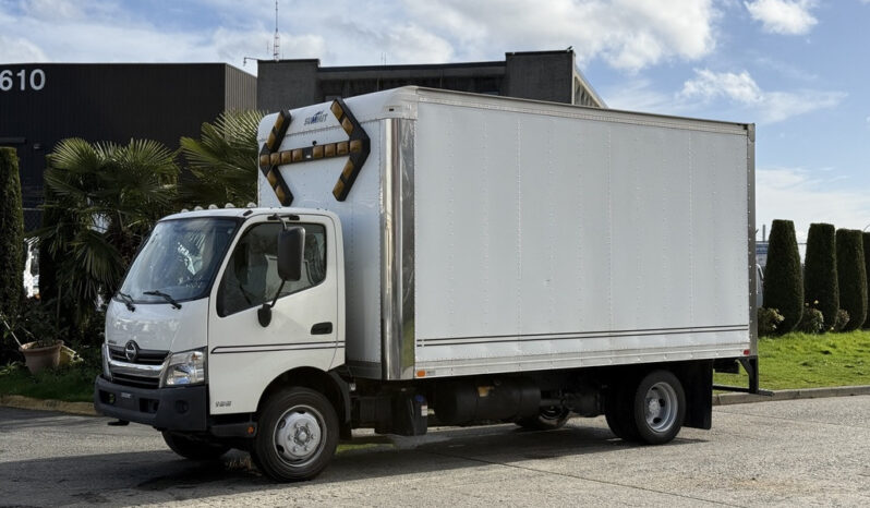 
								2014 Hino 195 full									
