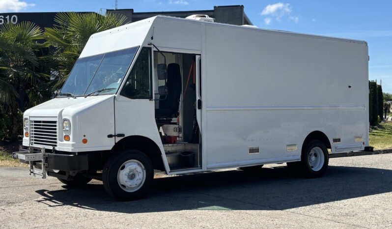 
								2019 Freightliner MT45 full									