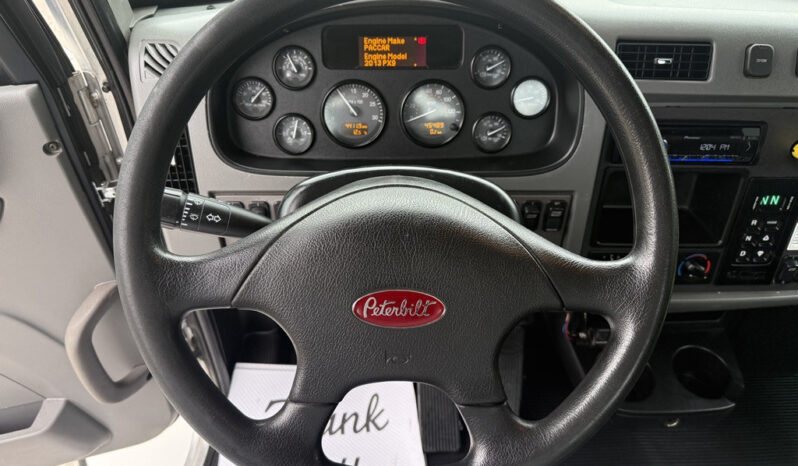 
								2016 Peterbilt 348 full									