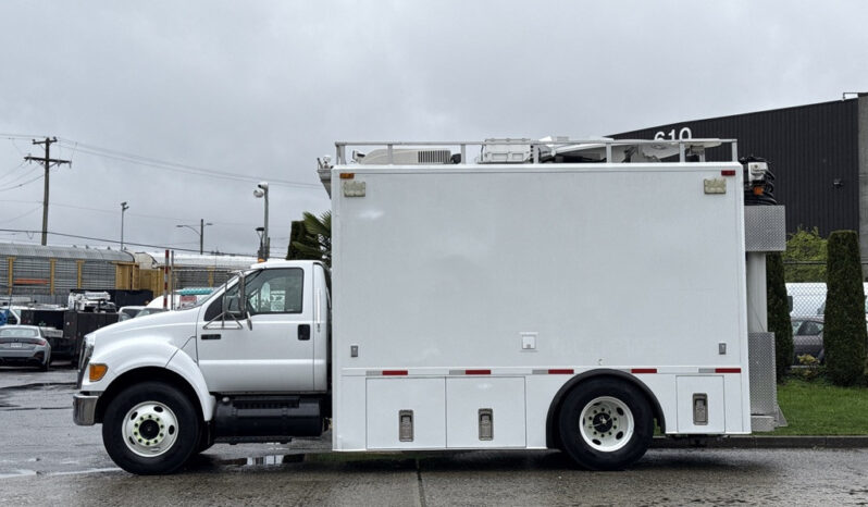 
								2011 Ford F650 full									