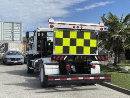 
										2016 Freightliner 108SD full									