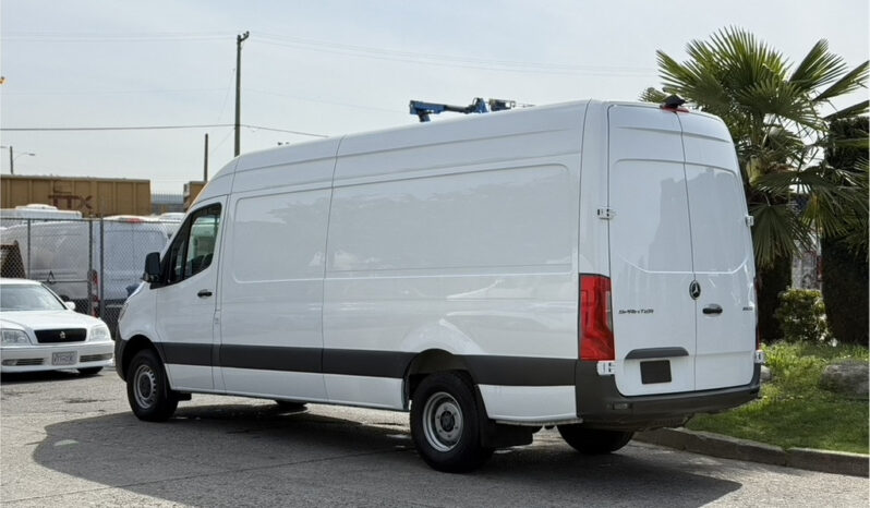 
								2023 Mercedes-Benz Sprinter full									