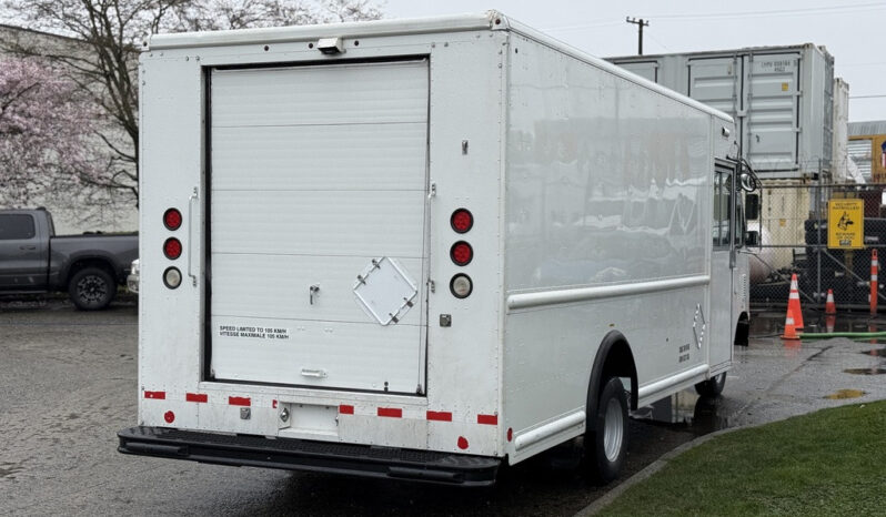 
								2012 Ford E-450 Super Duty full									
