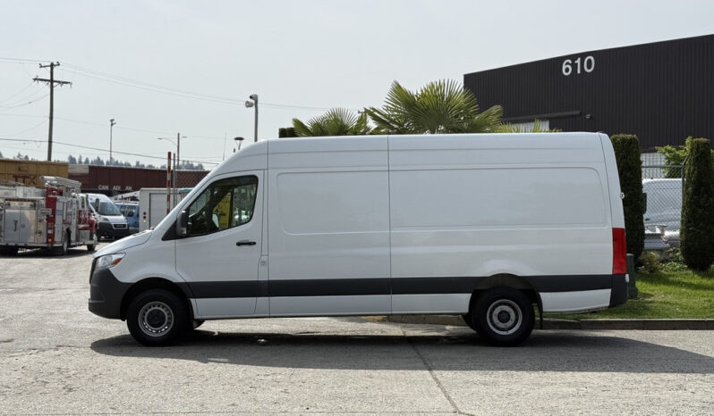 
								2023 Mercedes-Benz Sprinter full									