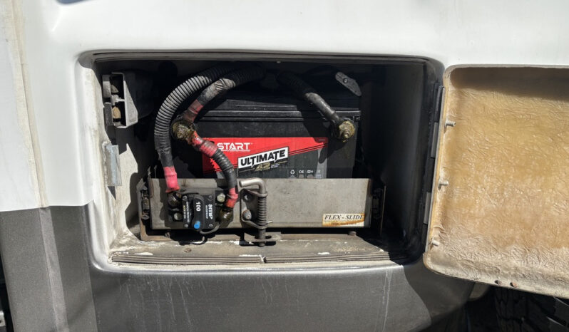 
								2017 Chevrolet Express 4500 full									