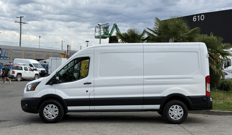 
								2022 Ford Transit full									