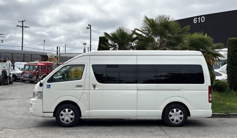 
								2009 Toyota Hiace full									