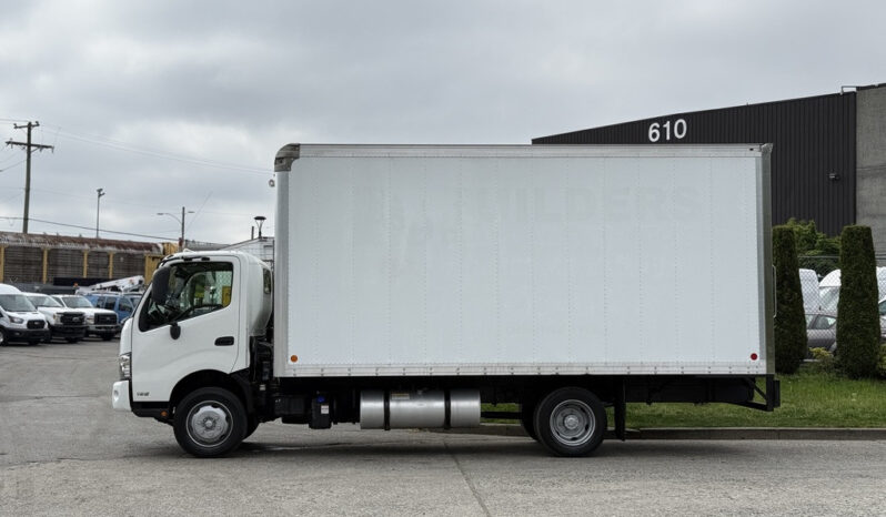 
								2018 Hino 195 full									