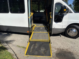 
										2017 Chevrolet Express 4500 full									