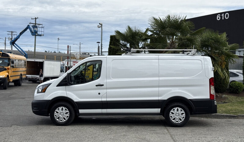 
								2023 Ford Transit full									