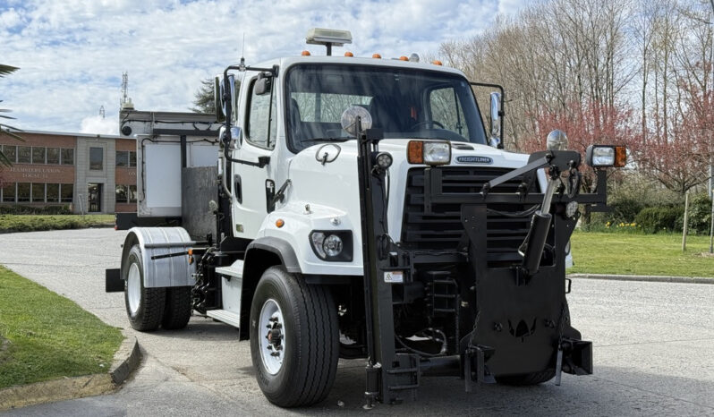 
								2016 Freightliner 108SD full									