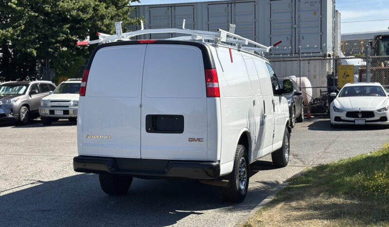
								2019 GMC Savana full									