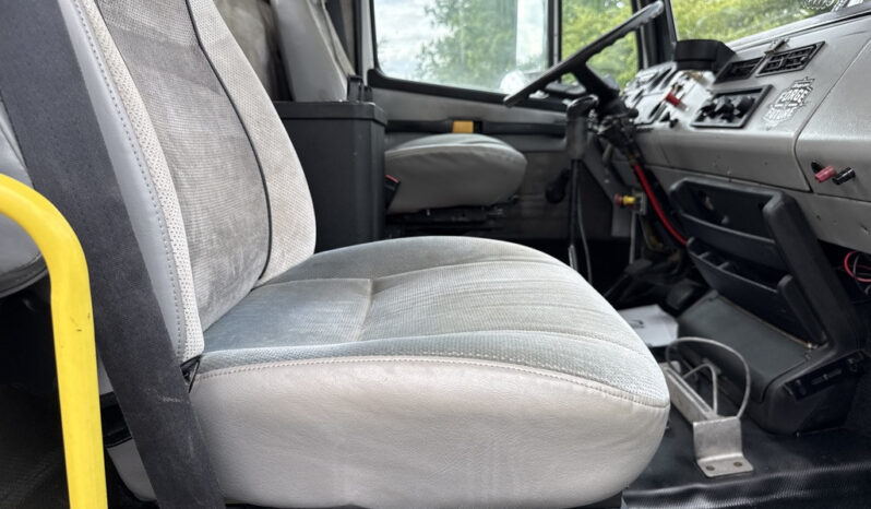 
								1998 Freightliner FL80 full									