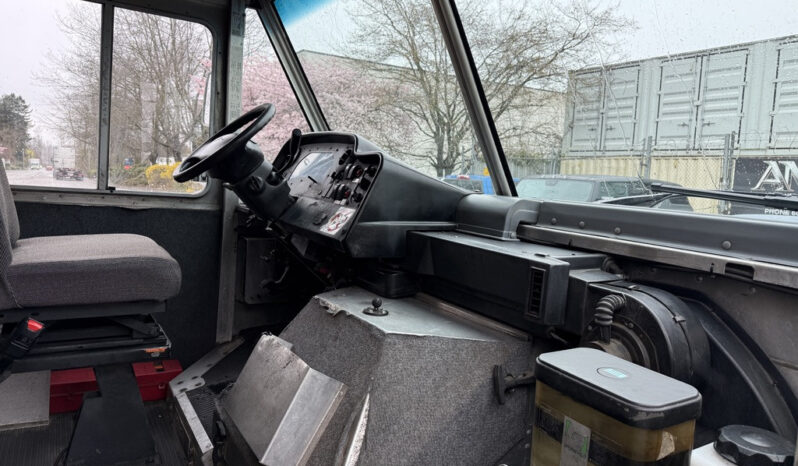 
								2012 Ford E-450 Super Duty full									