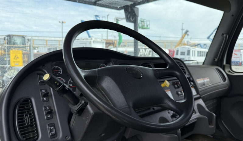 
								2020 Freightliner M2 106 full									