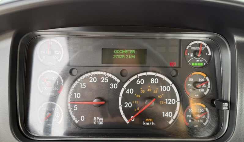 
								2016 Freightliner 108SD full									