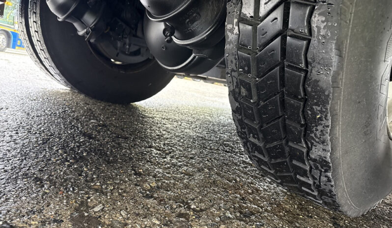 
								2011 Ford F650 full									