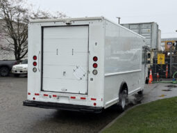 
										2012 Ford E-450 Super Duty full									