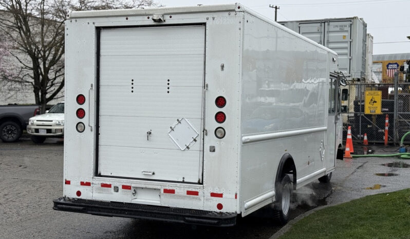 
								2012 Ford E-450 Super Duty full									