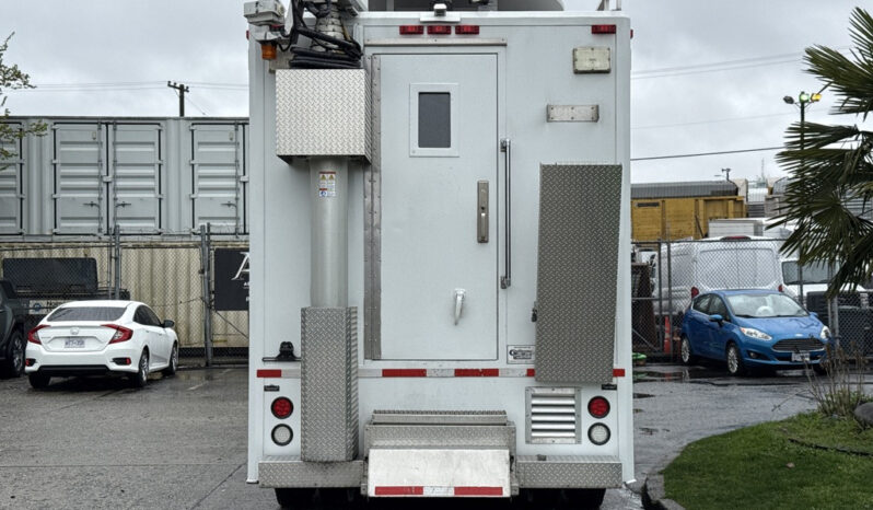
								2011 Ford F650 full									