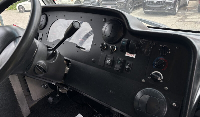
								2018 Ford E-450 Super Duty full									