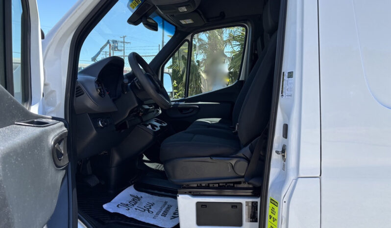 
								2019 Mercedes-Benz Sprinter full									