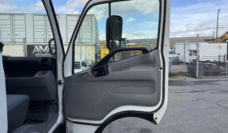 
								2014 Hino 195 full									