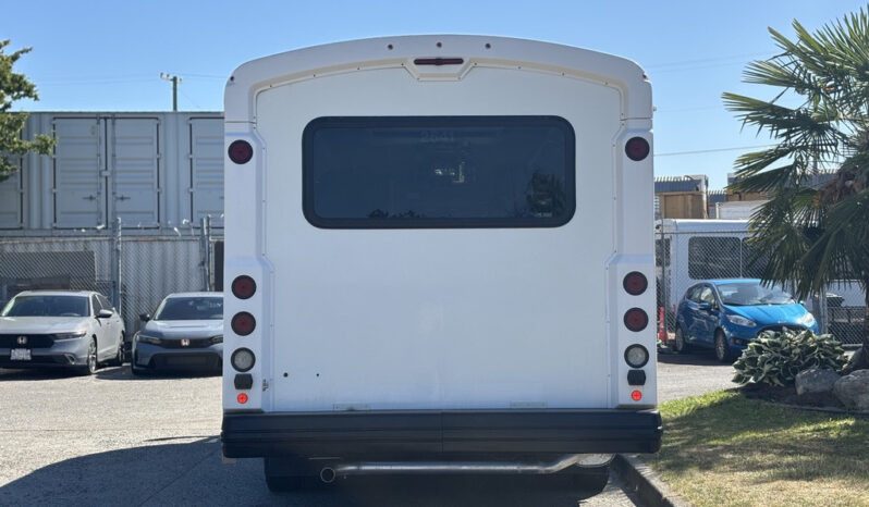 
								2017 Chevrolet Express 4500 full									