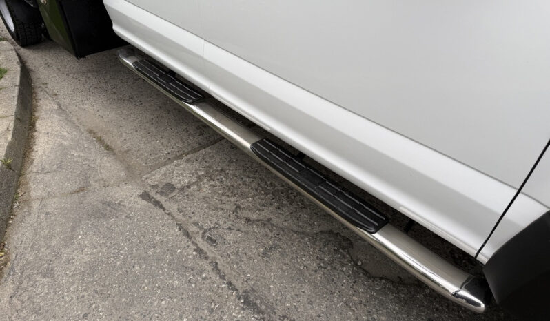 
								2020 Ford F-550 full									