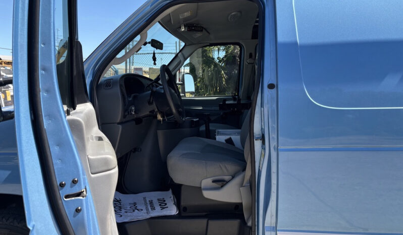 
								2008 Ford E-350 Econoline full									