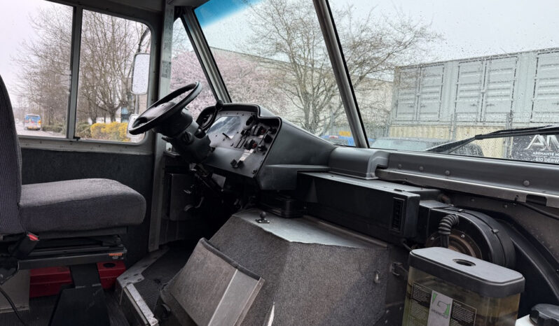 
								2012 Ford E-450 Super Duty full									