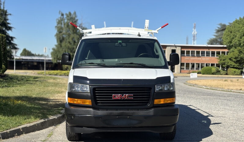 
								2019 GMC Savana full									