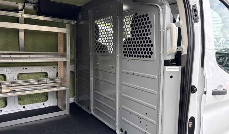 
								2023 Ford Transit full									