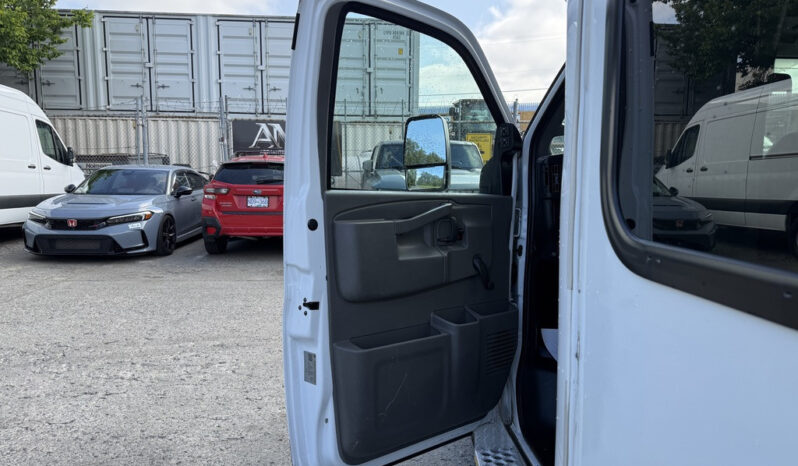 
								2020 Chevrolet Express full									