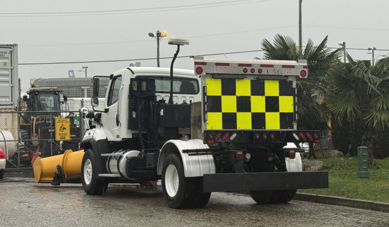
								2016 Freightliner 108SD full									
