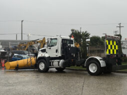 
										2016 Freightliner 108SD full									