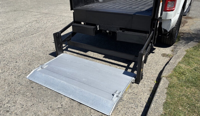 
								2016 Ford F-150 full									