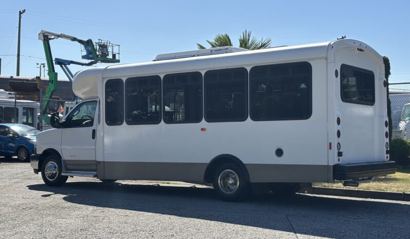
								2017 Chevrolet Express 4500 full									