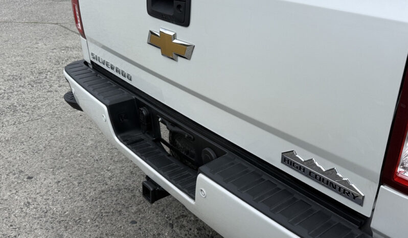 
								2017 Chevrolet Silverado 1500 full									