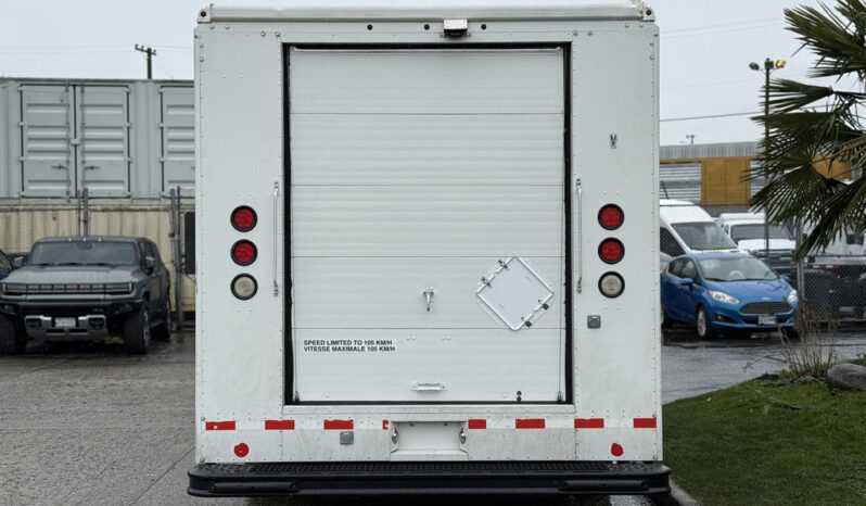
								2012 Ford E-450 Super Duty full									