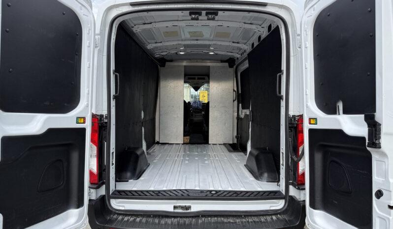 
								2022 Ford Transit full									