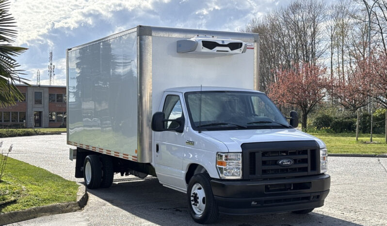 
								2023 Ford E-450 Econoline Super Duty full									