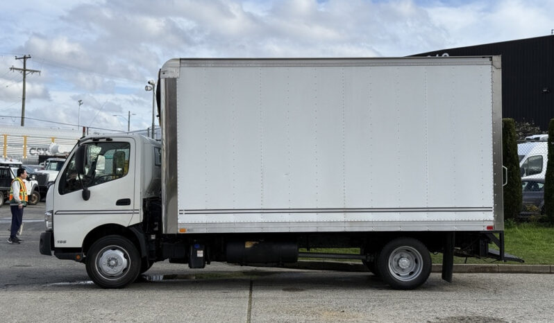 
								2014 Hino 195 full									