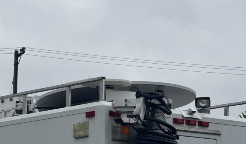 
								2011 Ford F650 full									