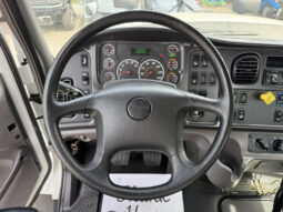 
										2016 Freightliner 108SD full									