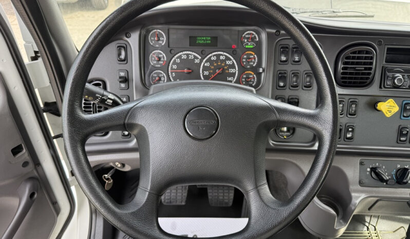 
								2016 Freightliner 108SD full									