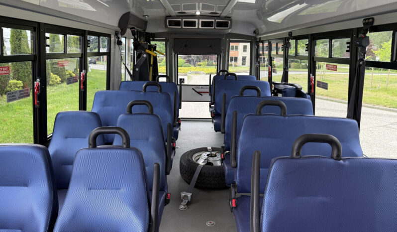 
								2020 Chevrolet Express full									