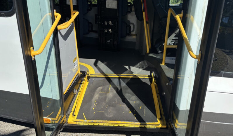 
								2017 Chevrolet Express 4500 full									