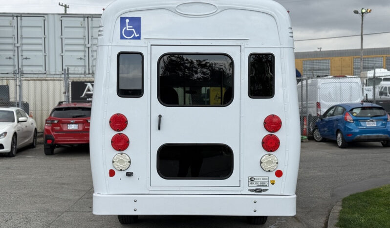 
								2013 Chevrolet Express 3500 full									