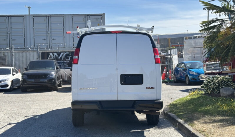 
								2019 GMC Savana full									
